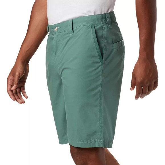 Columbia Men’s Green Flat Front Washed Out Casual Shorts Size 30 - Picture 1 of 6